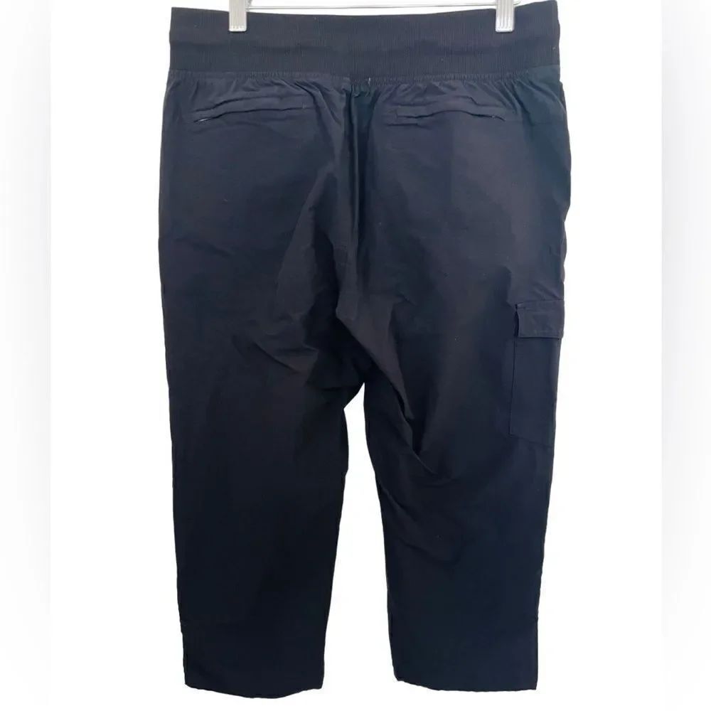 Eddie Bauer Black Outdoor Side pocket Capri Pant , elastic waistband Size M - Picture 3 of 7